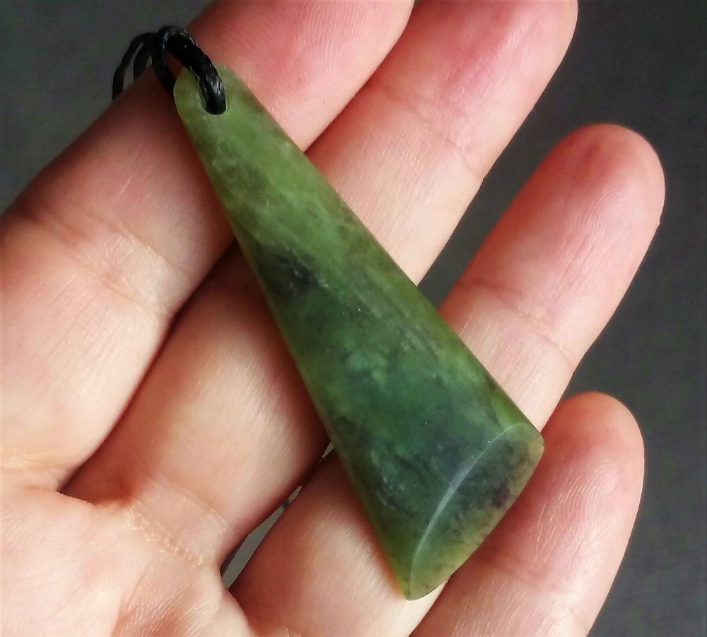 NZ Greenstone Pounamu Toki Pendant Necklace - Image 3